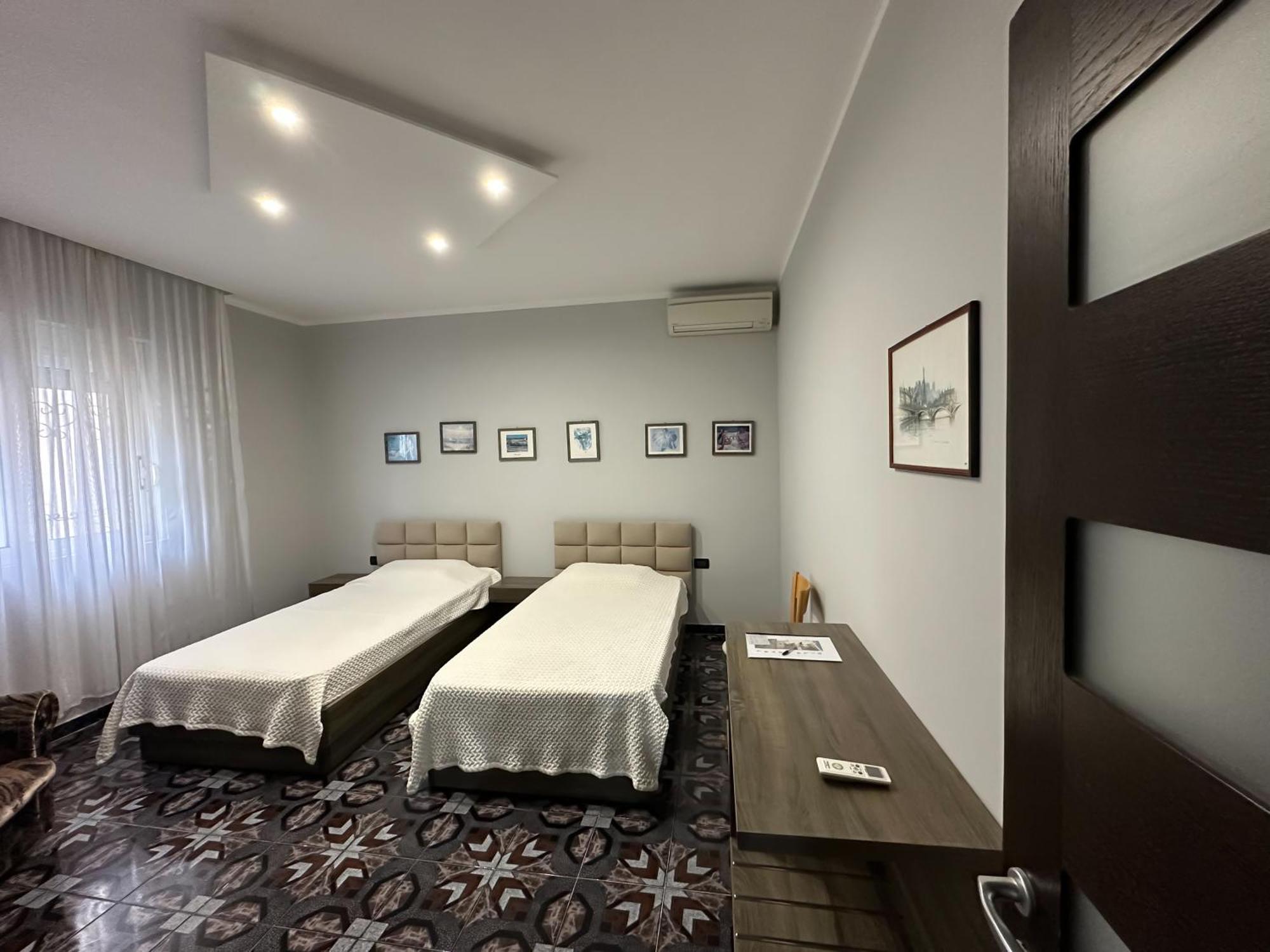 Royal Aparthotel Vlore Bagian luar foto